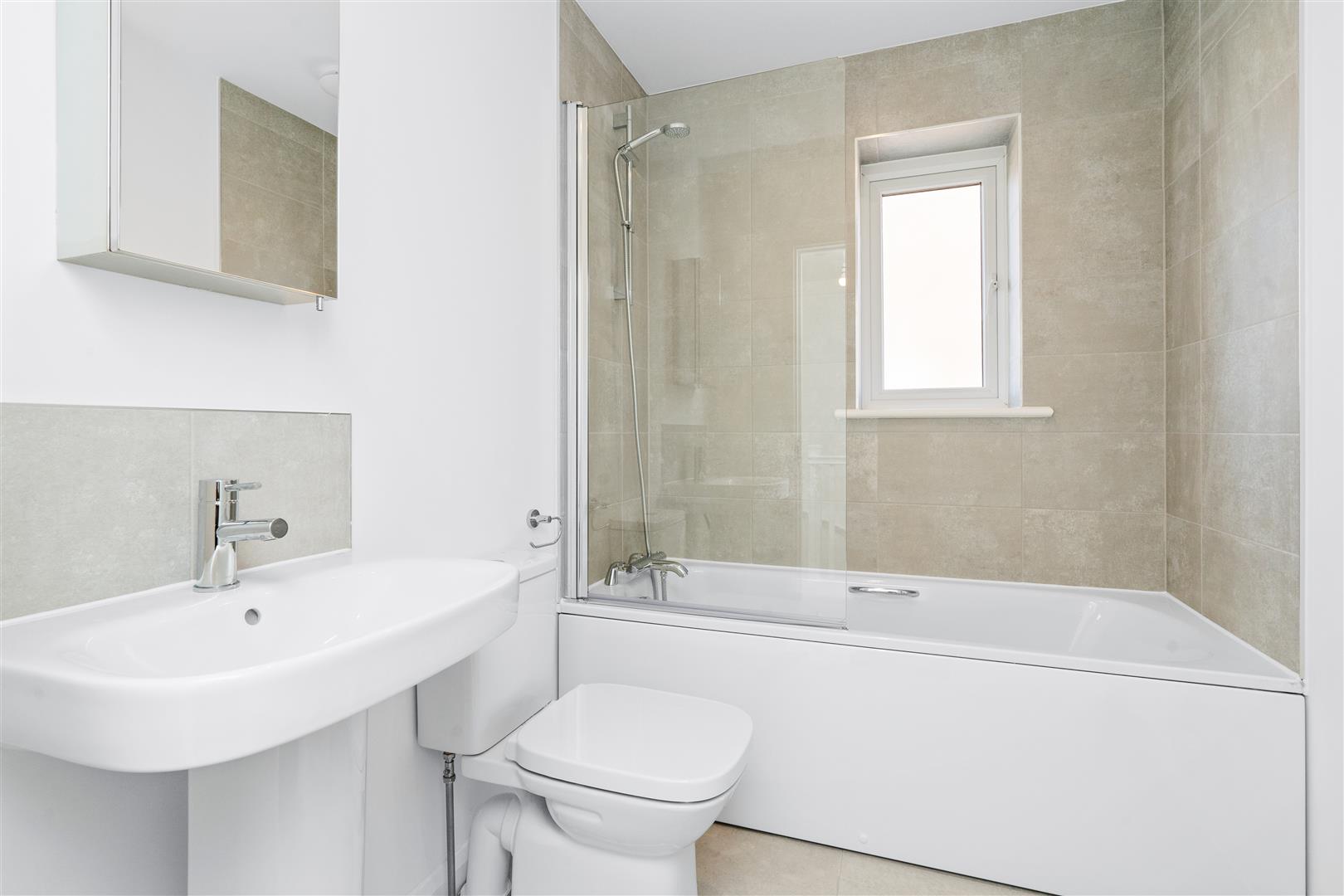 3 bed property in Bridle Crescent, Braintree